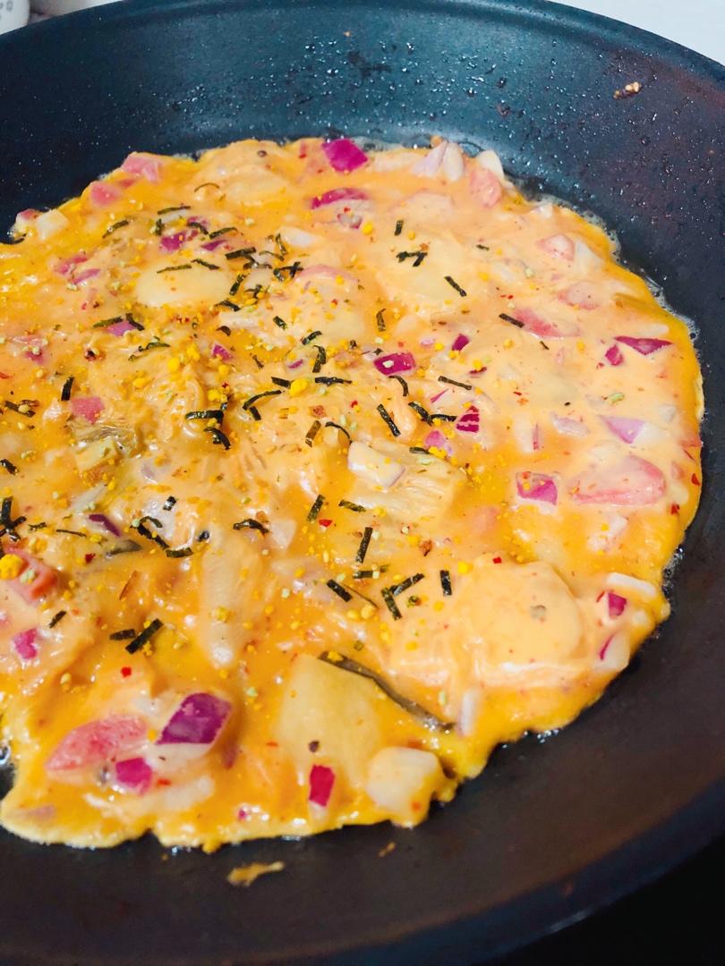 【辣白菜煎饼】可当主食可当菜