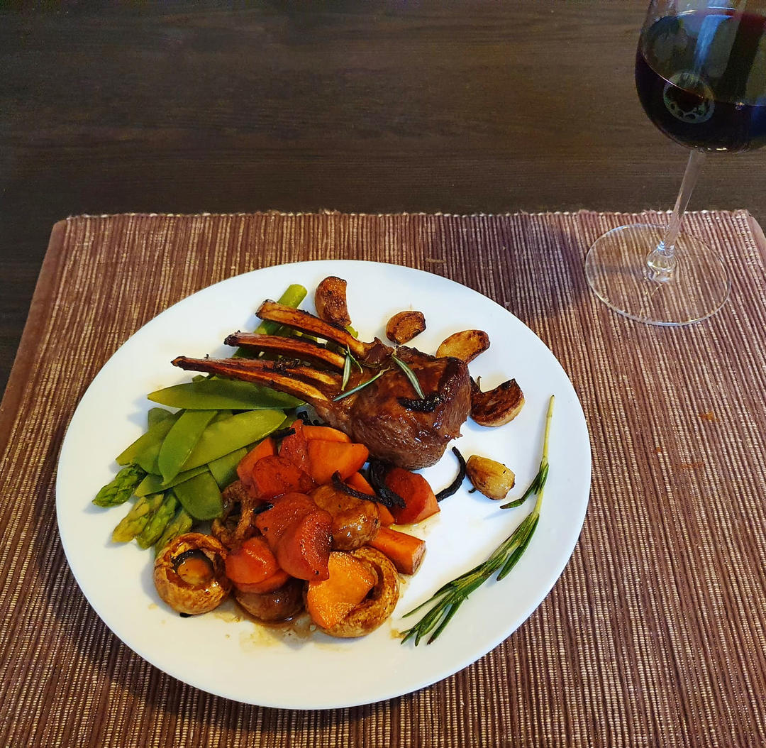 大餐在家轻松做～迷迭香煎法式羊排