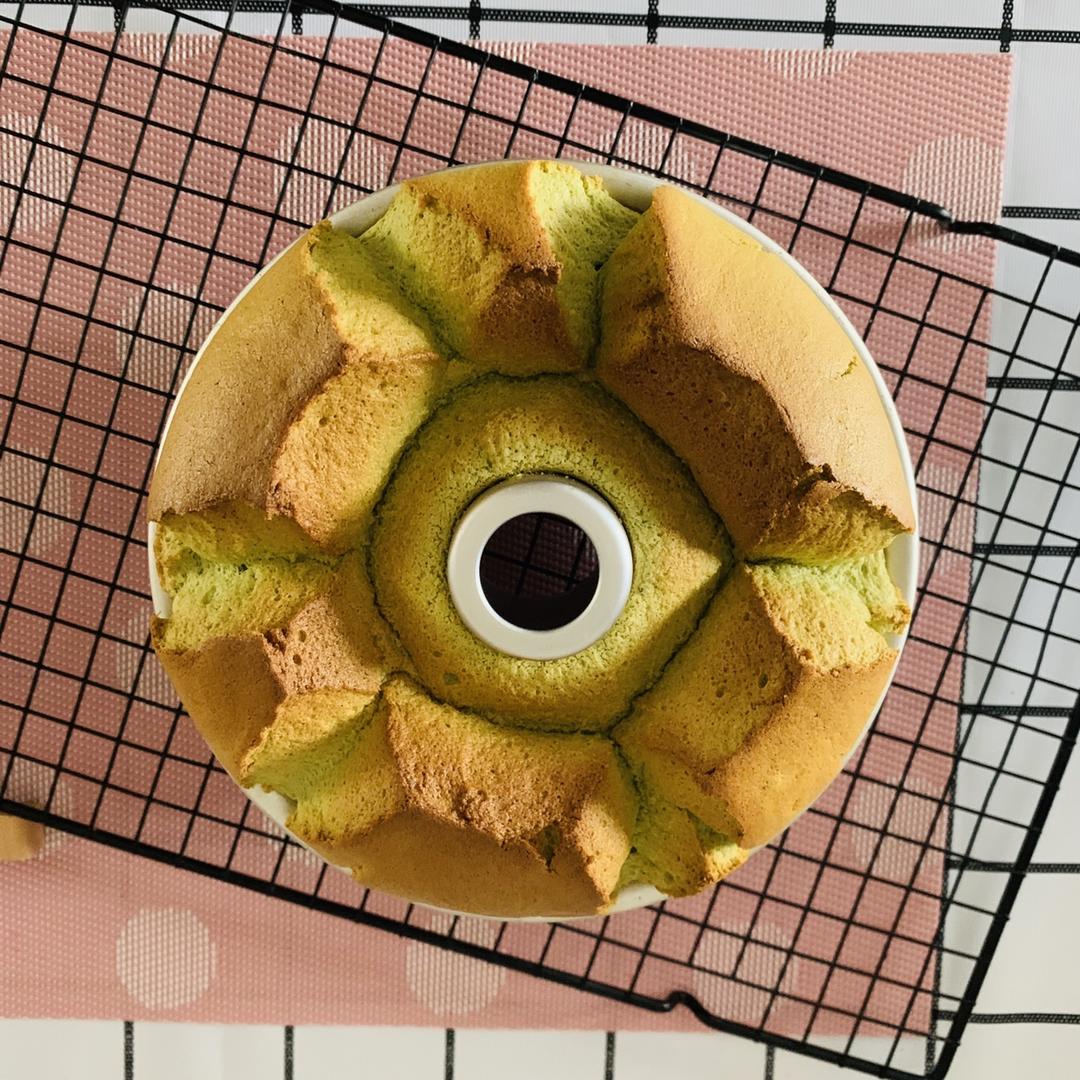 东南亚的戚风整容术 - 6寸抹茶烟囱戚风蛋糕