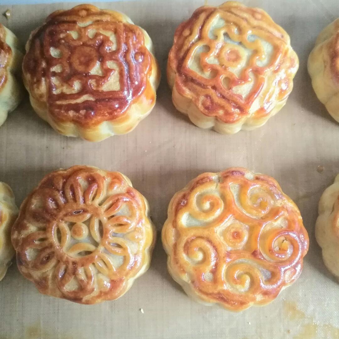 广式月饼——蛋黄莲蓉月饼