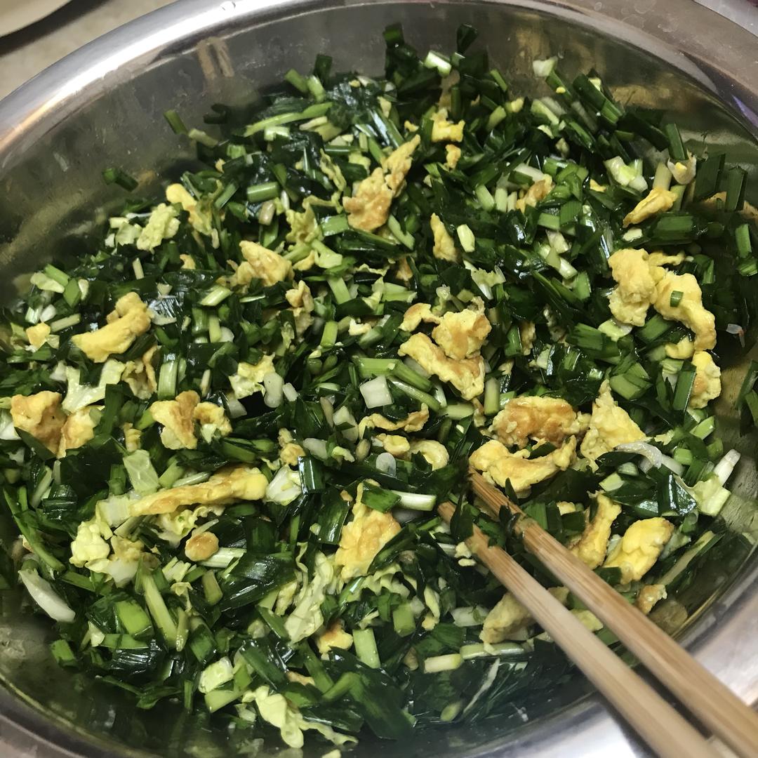 饺子韭菜鸡蛋馅         今年24了,年年过年吃饺子总离不开韭菜馅从 
