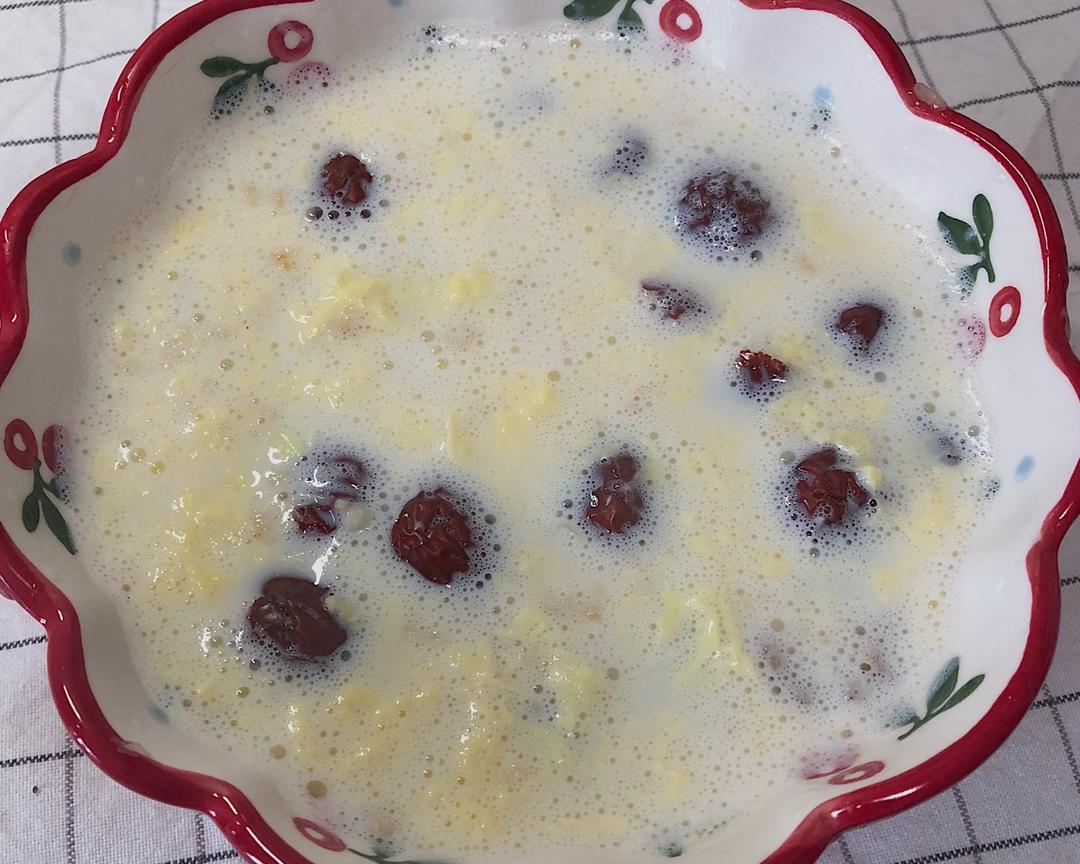 牛奶燕麦红枣鸡蛋粥的做法