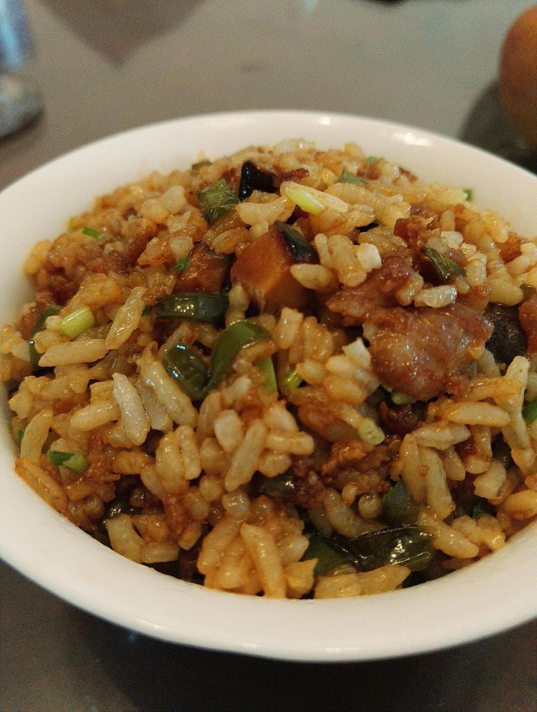 香菇肉末炒饭的做法