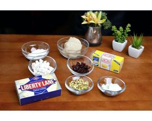 【视频】蔓越莓芝士冰皮月饼的做法 步骤1