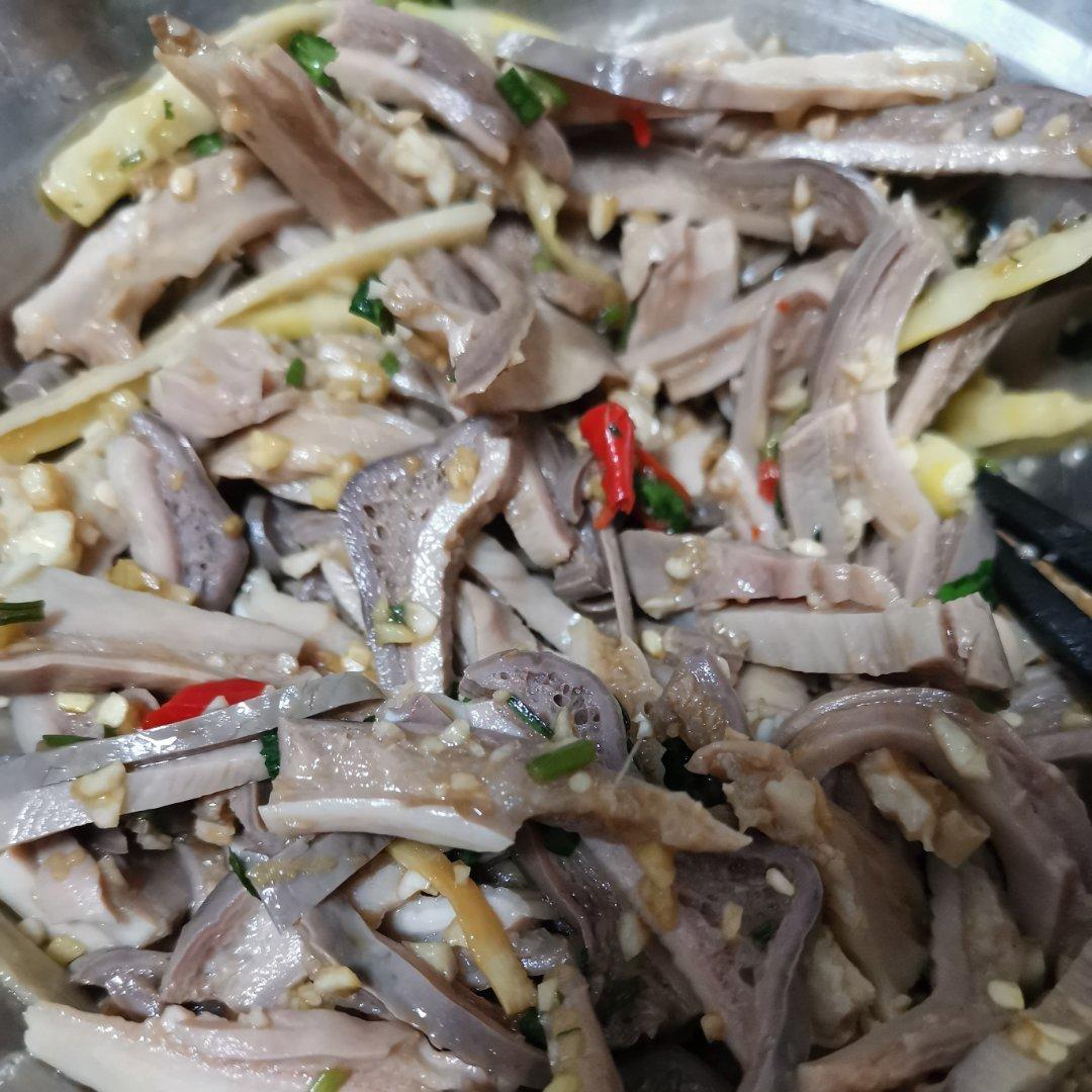 凉拌肚丝