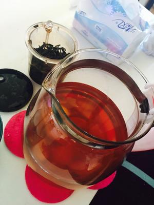 蜜桃红茶的做法 步骤1