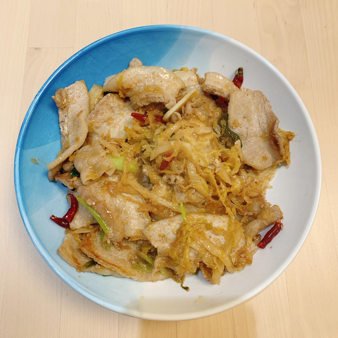 东北酸菜炒五花肉巨香