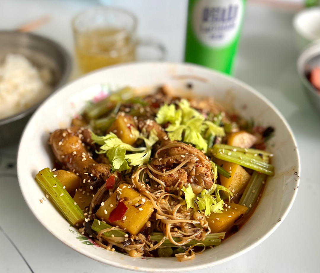 比店里好吃的重庆鸡公煲！
