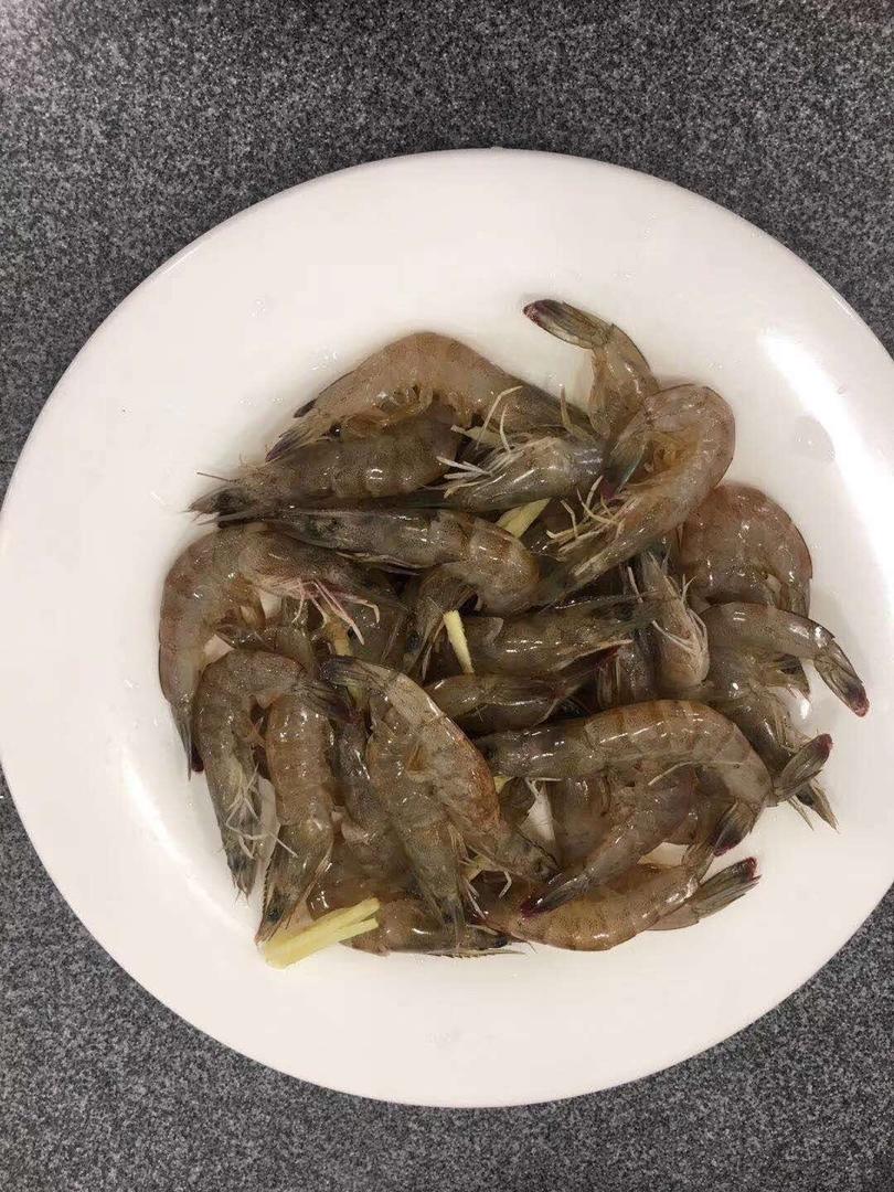 用新鲜杨梅做的杨梅汁