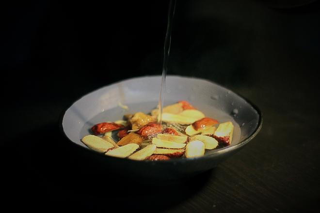 红枣生姜红糖水的做法