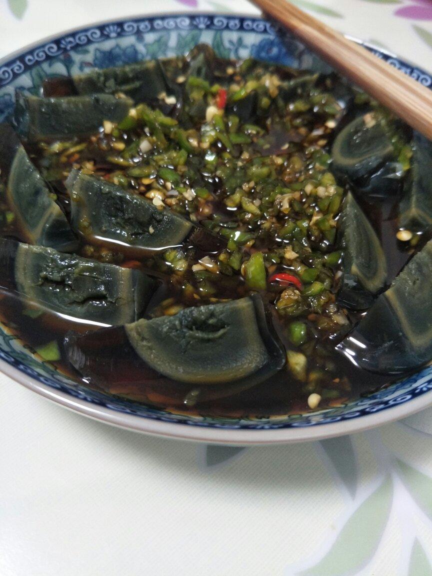 尖椒拌皮蛋