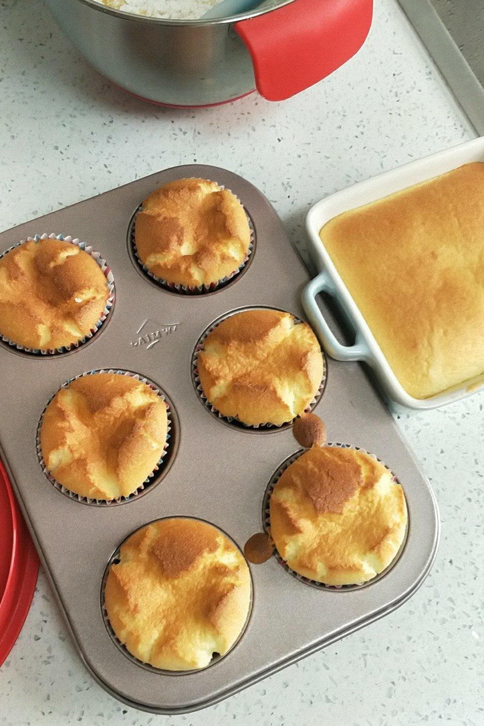 戚风杯子蛋糕^_^不开裂不回缩喔～