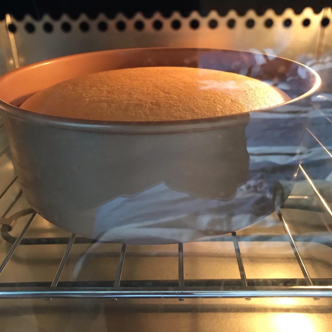 烤箱做蛋糕（戚风蛋糕的做法）