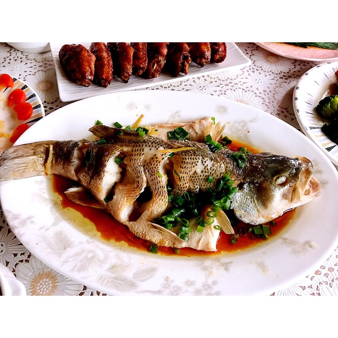 贝贝简丹做的超入味清蒸鱼清蒸鲈鱼桂花鱼家常独创