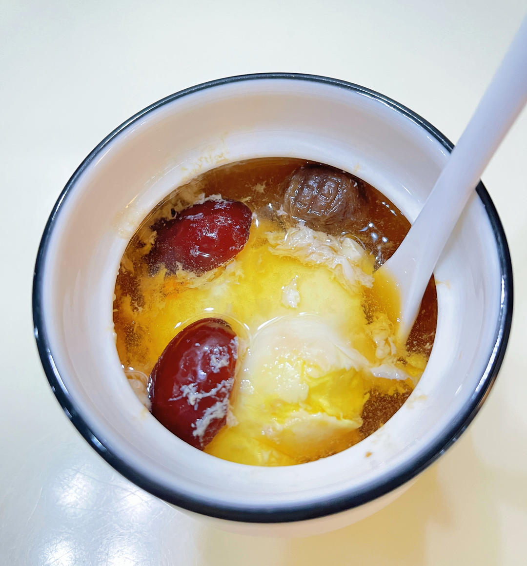 枸杞桂圆红枣黄酒炖蛋