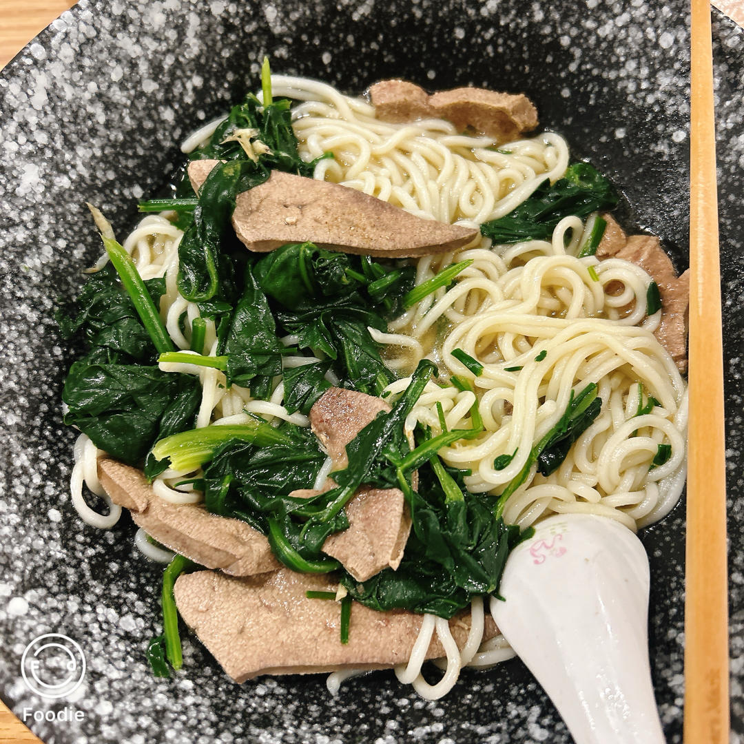 菠菜猪肝汤（猪肝嫩滑汤清澈）