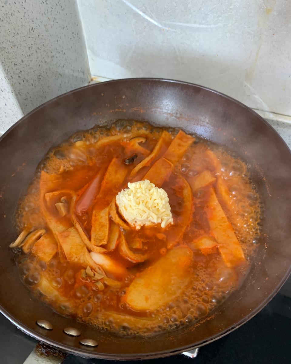 韩国芝士年糕锅（辣白菜部队火锅）