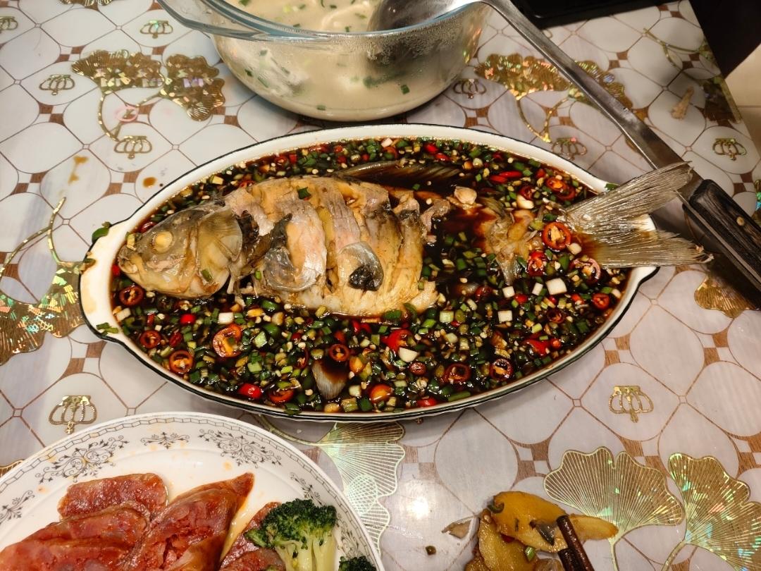 《快手川菜》鲜辣凉拌鲫鱼