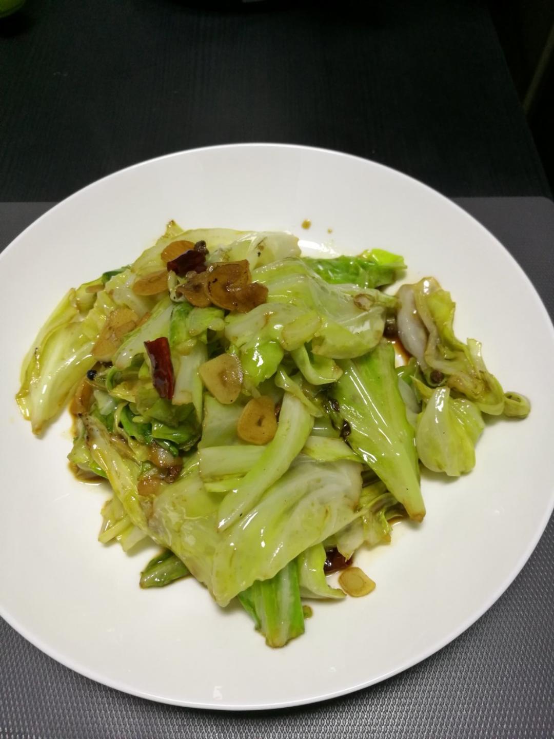 厨师长教你：“炒牛心包菜”的做法，技术总结很到位，先收藏起来
