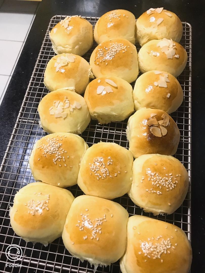 鲜奶油小餐包（一次发酵）