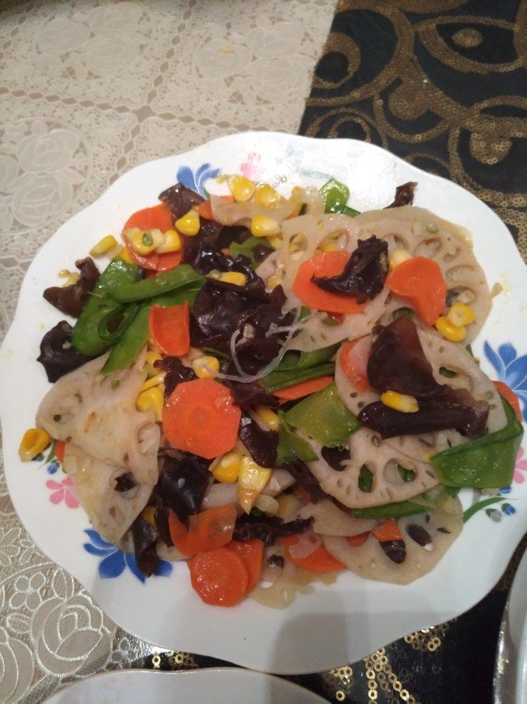 素菜也可以这么美—荷塘小炒