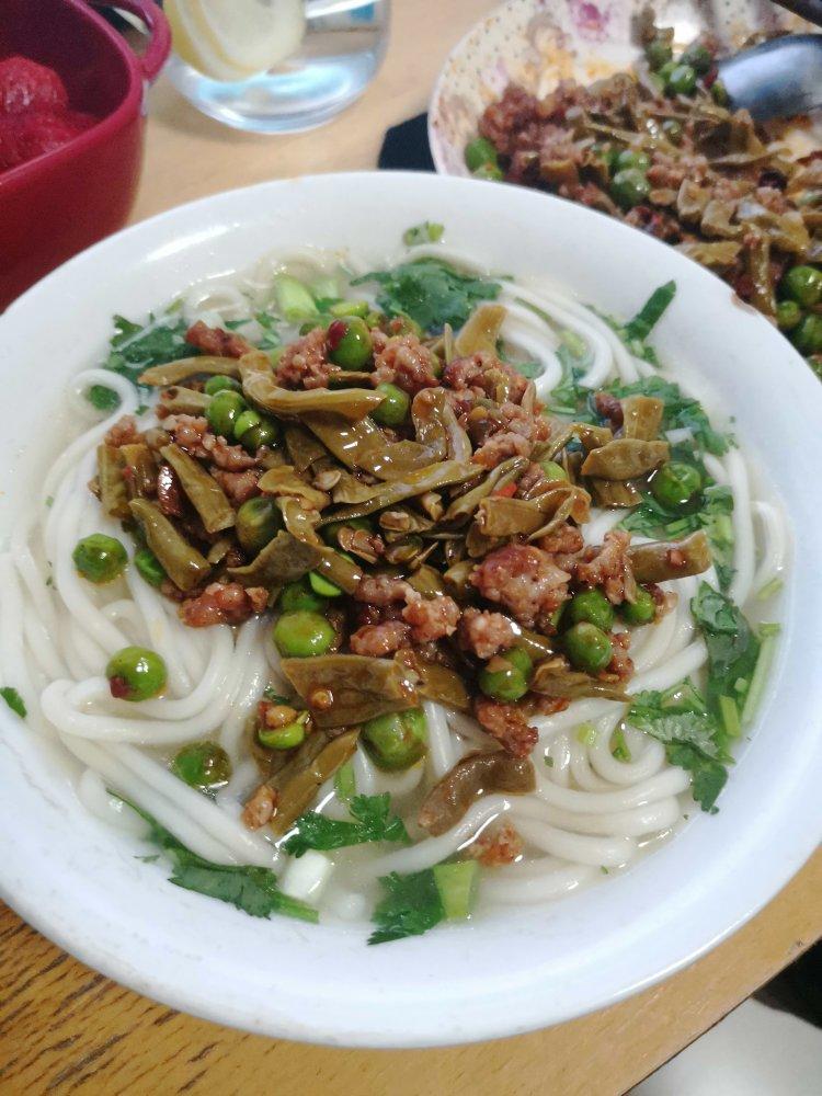 酸豆角肉末面
