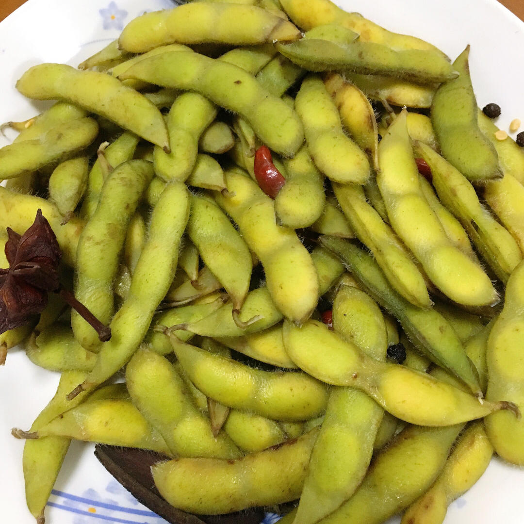 厨师长教你一道小吃：“盐水毛豆”的家常做法，好吃的停不下来