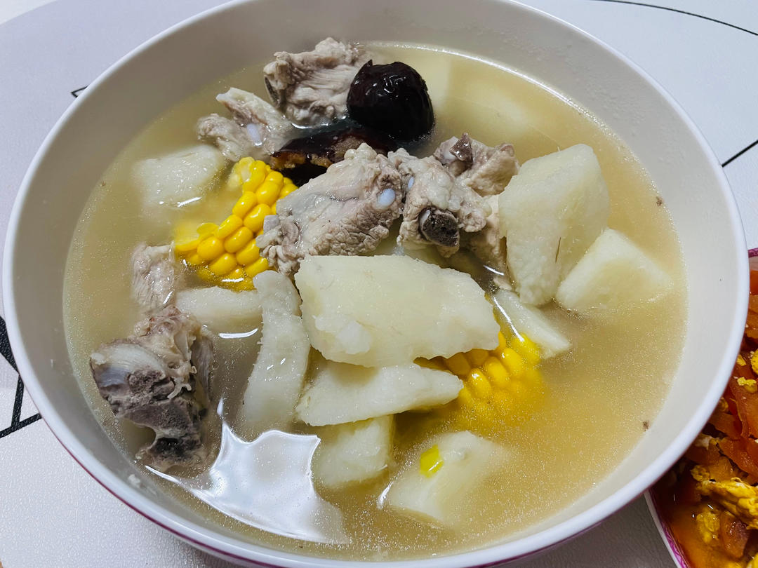 连吃三碗的玉米山药排骨汤