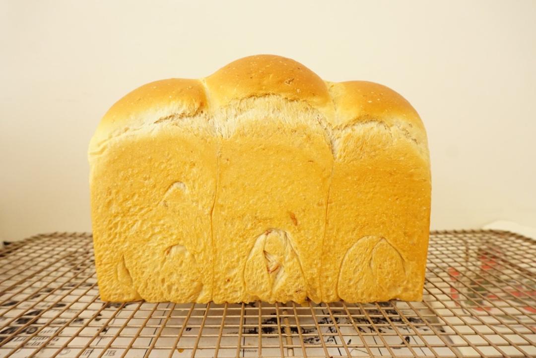 玫瑰果酱蛋白吐司~天然酵种(波兰种)