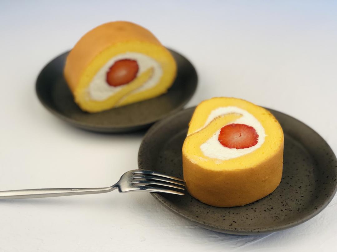 入口即化的草莓浮云卷的做法