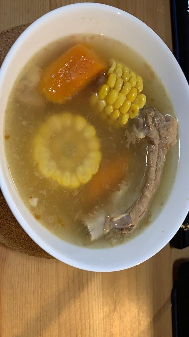 玉米胡萝卜排骨汤