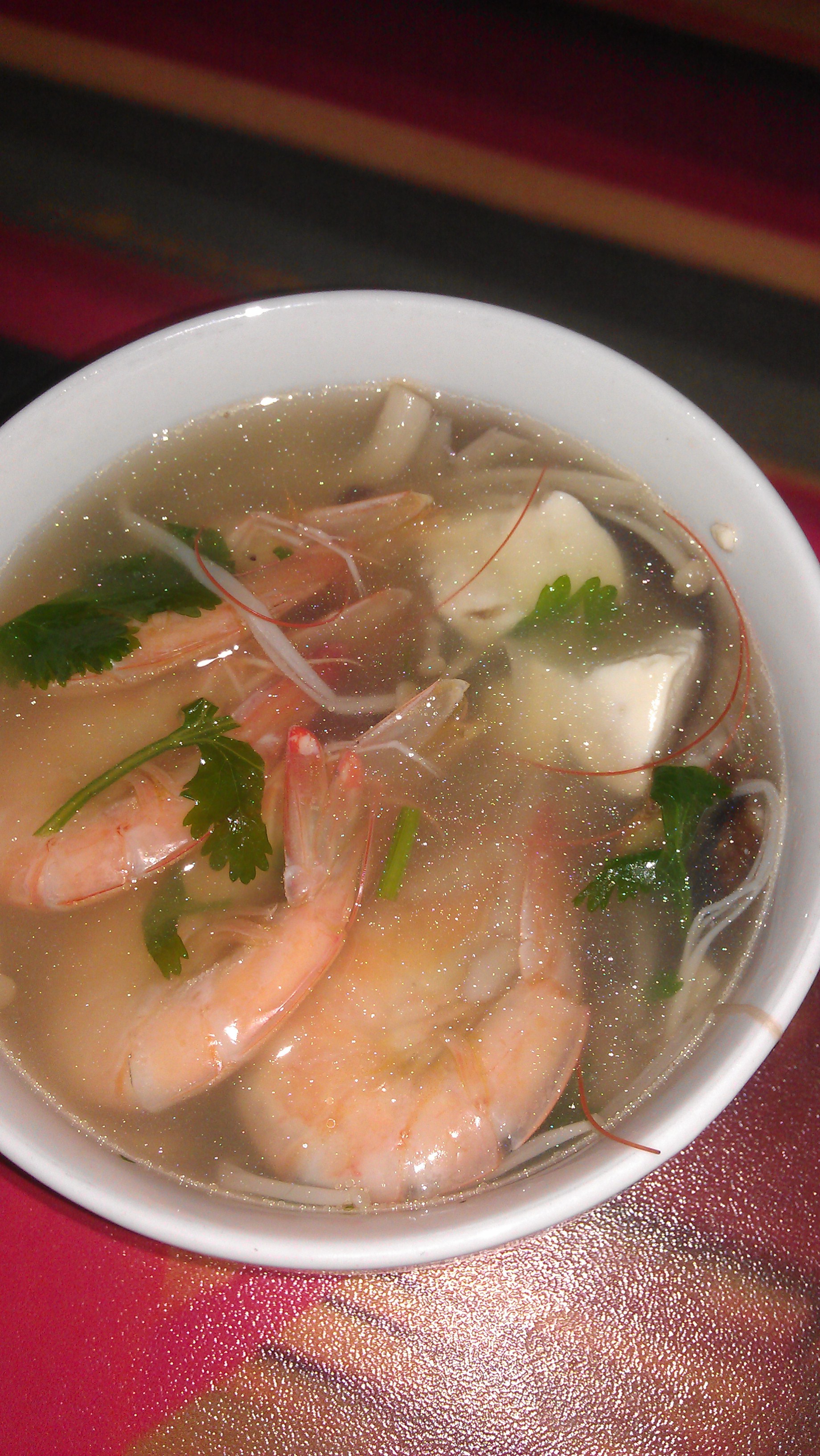 鲜虾蘑菇豆腐煲