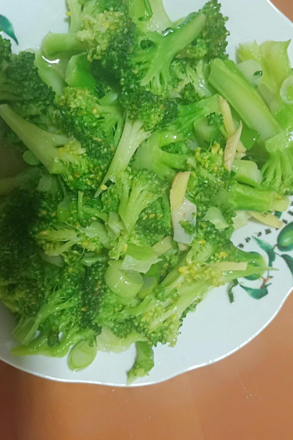 a老王爱吃鱼做的清炒西兰花