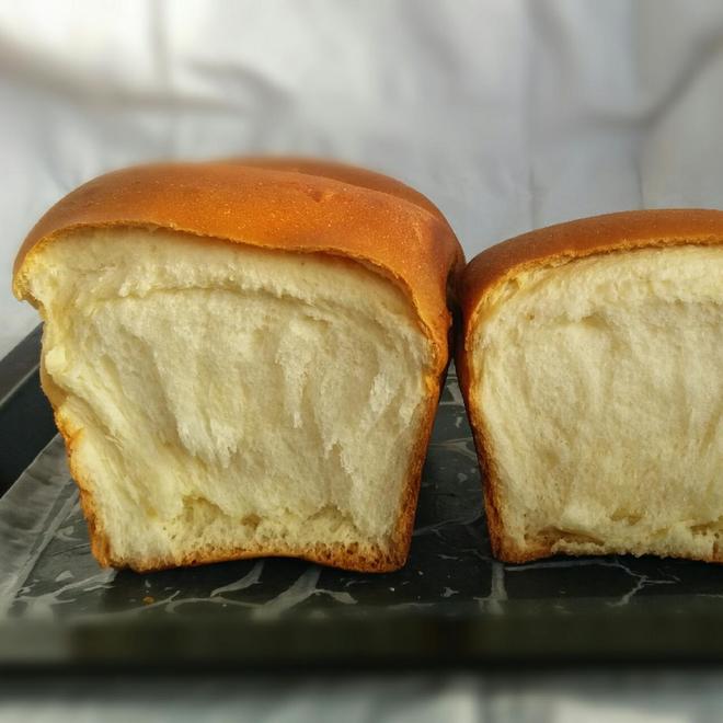 老面包土司！（普通面粉，植物油也可以做出好面包！小时候的味道。。。）的做法