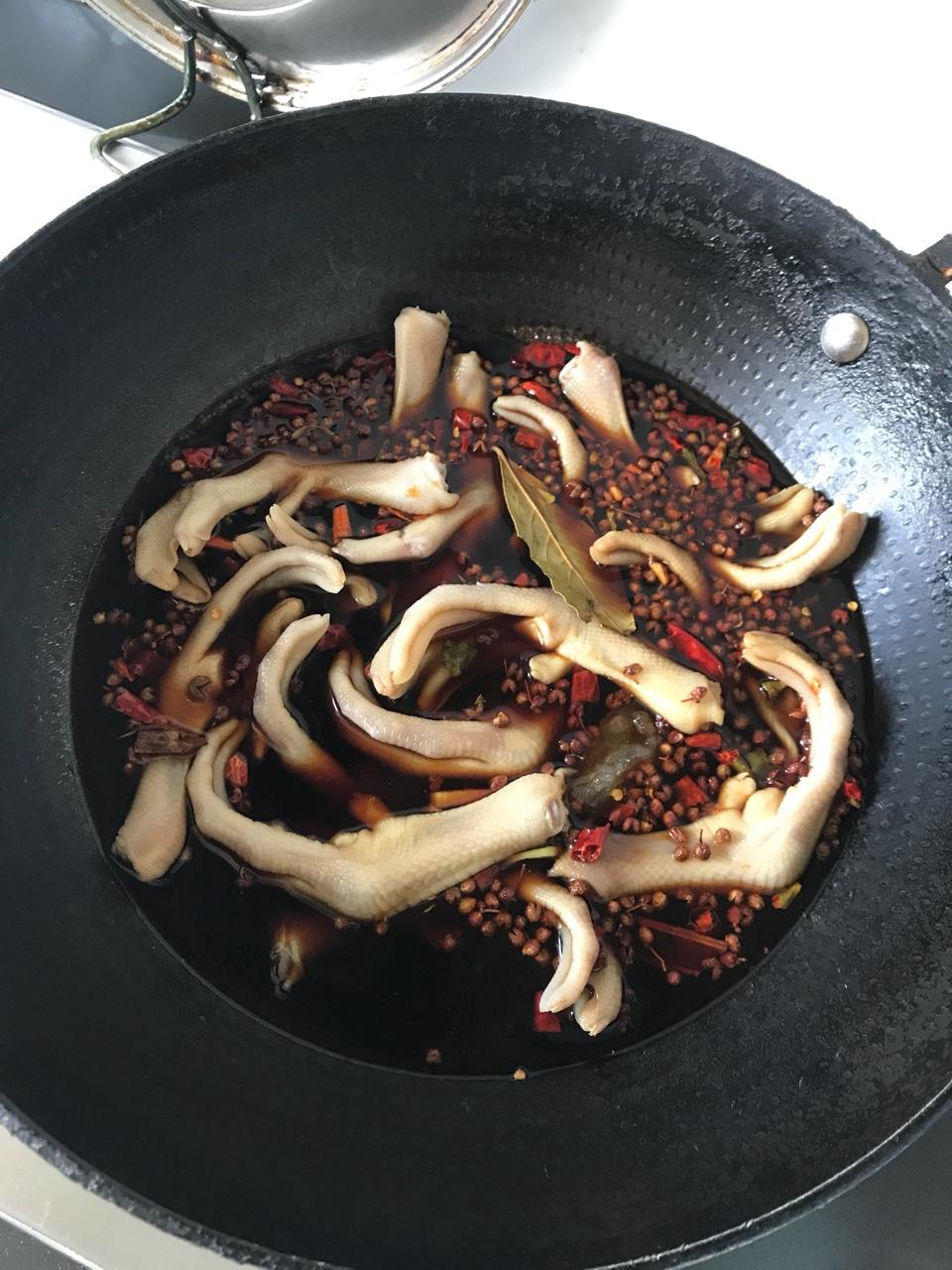 周黑鸭味～～～鸭翅 鸭爪