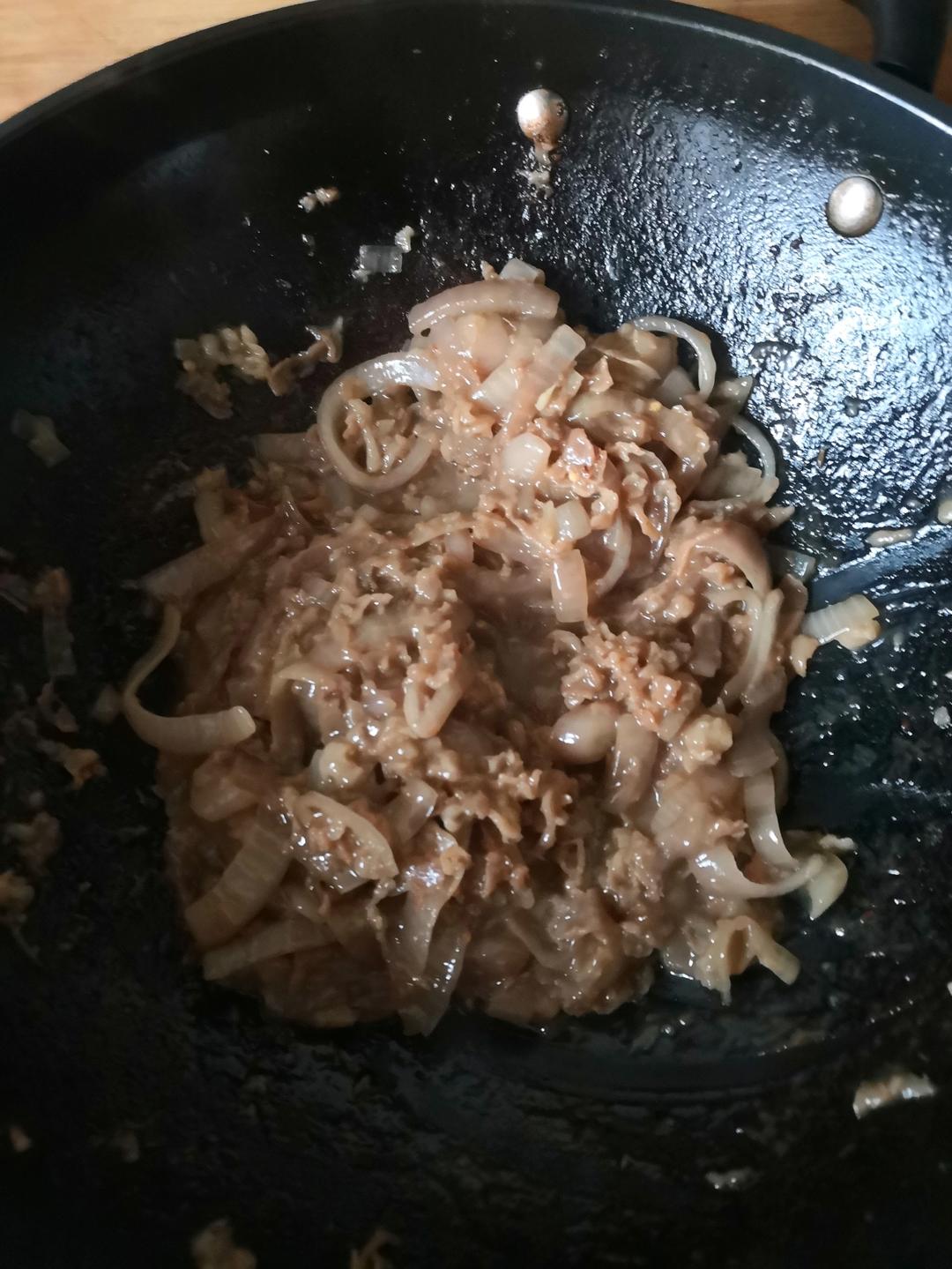 家常孜然洋葱炒羊肉