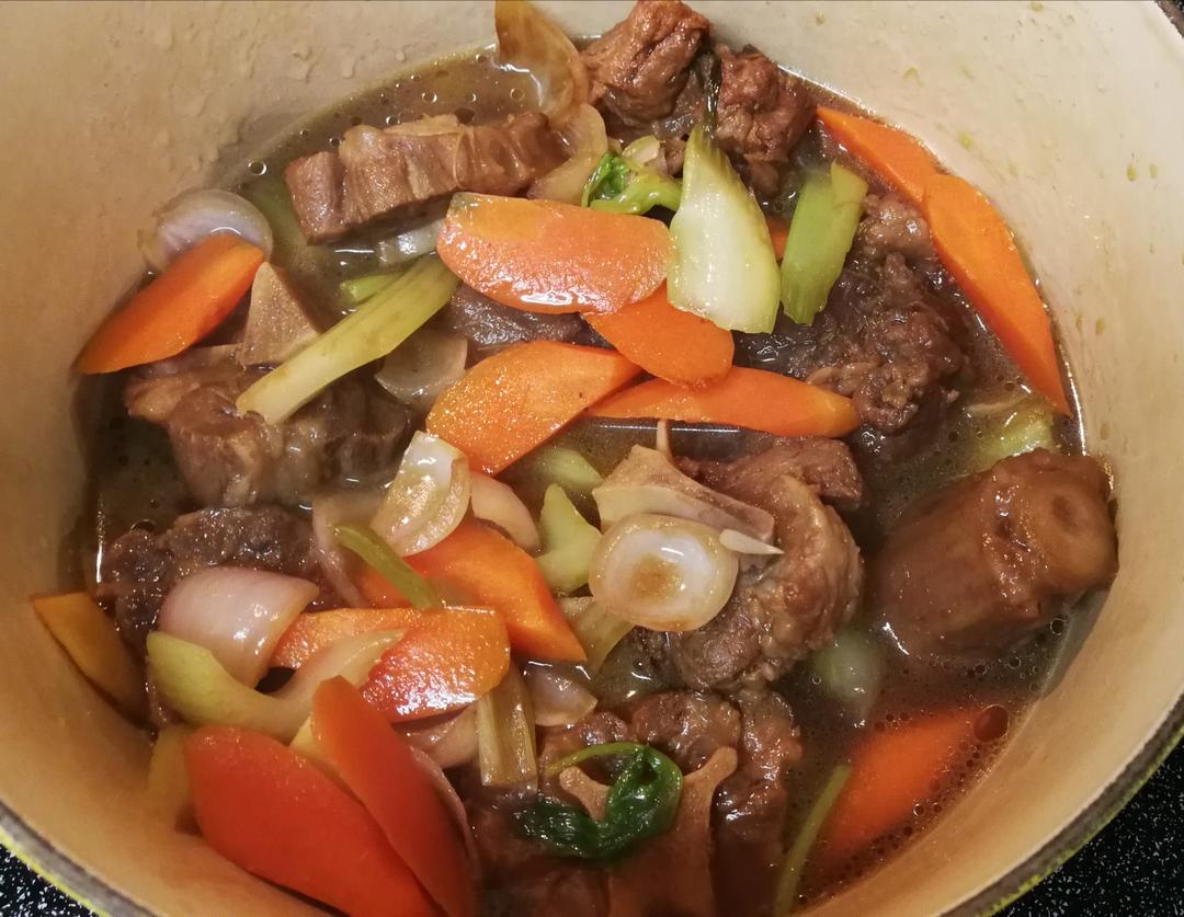 超下饭的红烧牛尾