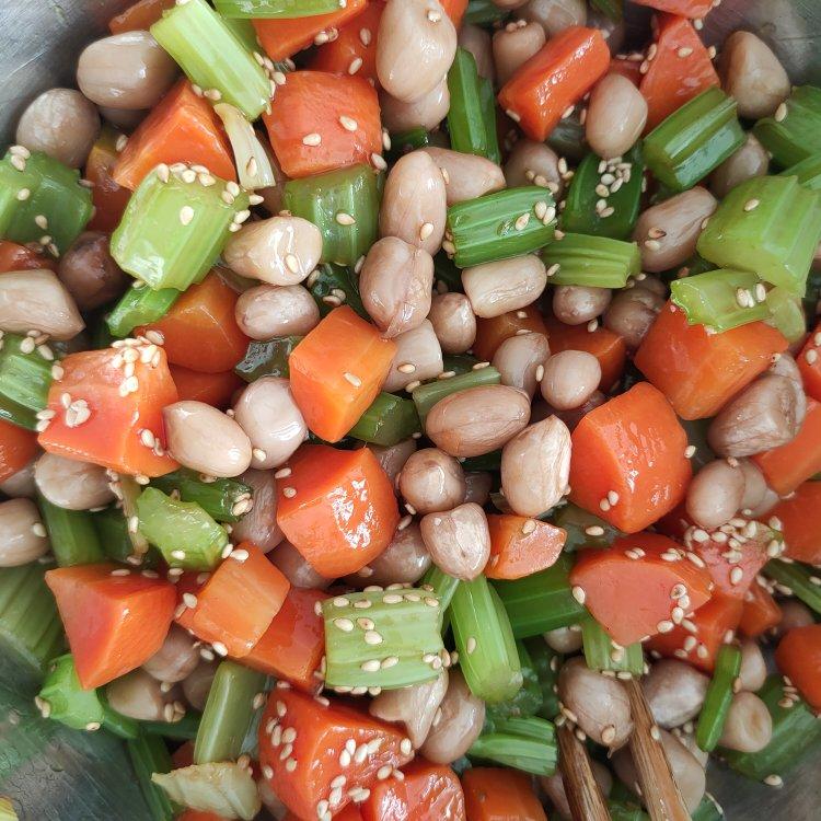 凉拌芹菜花生米胡萝卜