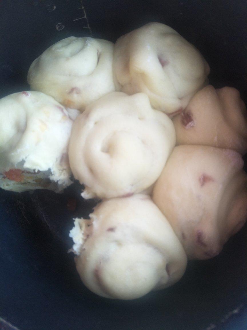 不用烤箱，用电饭锅就能做出蔓越莓面包