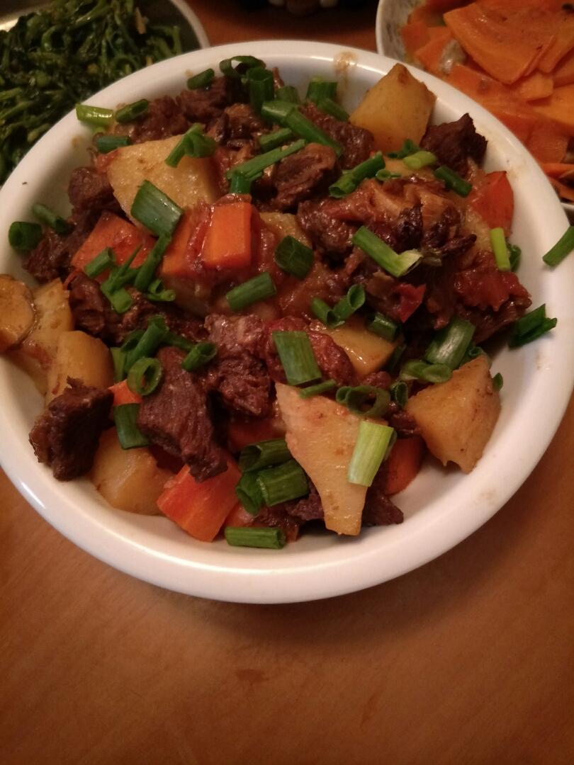 红烧牛肉土豆 （独家秘制）