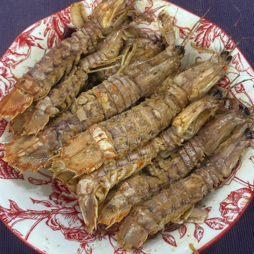 无油炸版的椒盐皮皮虾和巧拨虾壳的方法