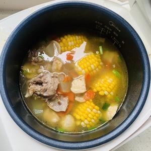 玉米冬瓜排骨汤的做法 步骤1