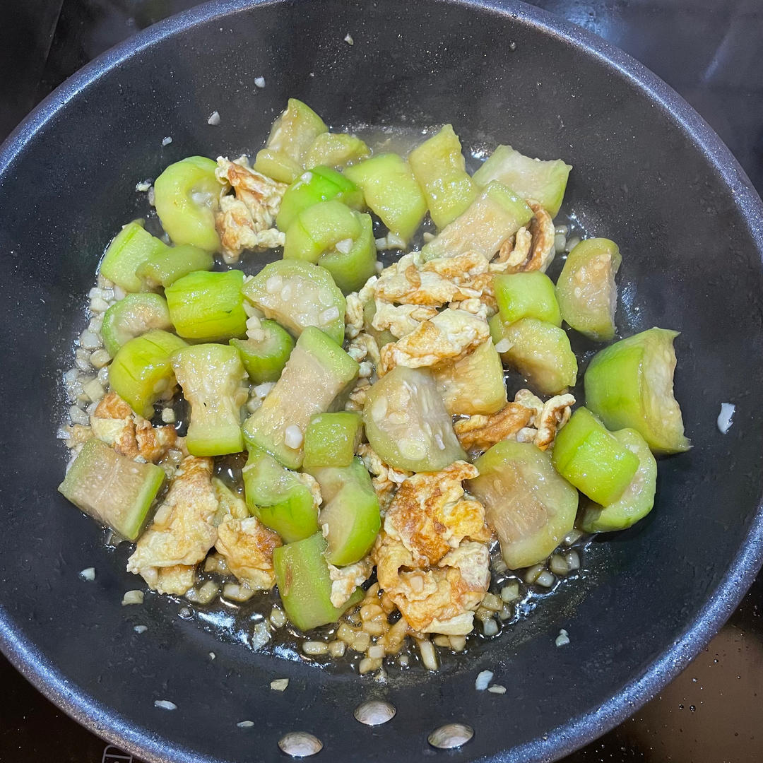 鲜香美味！好吃到舔盘的丝瓜炒鸡蛋