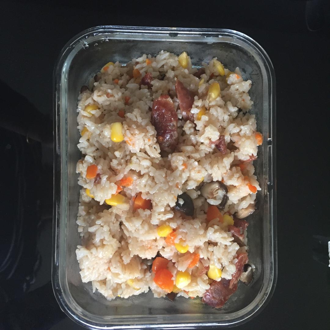 电饭煲营养腊肠饭