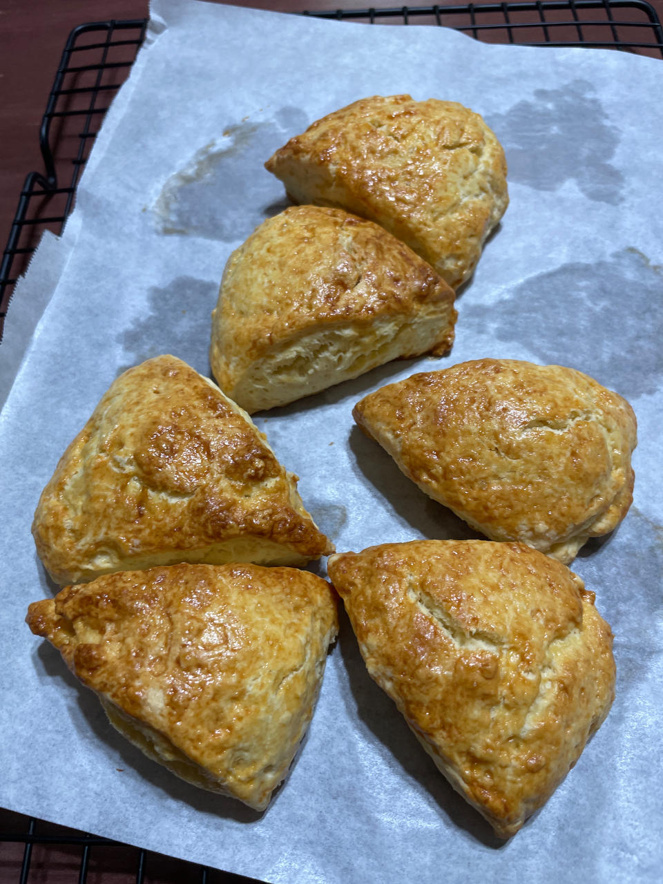 咸蛋黄肉松司康