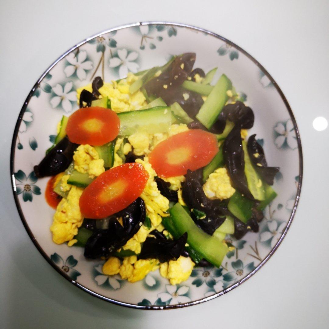 黄瓜木耳炒鸡蛋