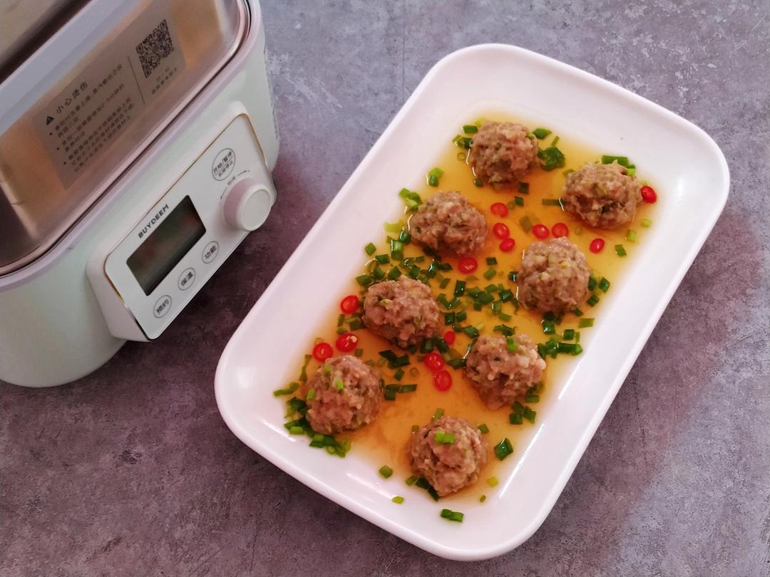 蒸香芹菜肉丸+油泼巴沙鱼【4月北鼎蒸炖锅食谱】