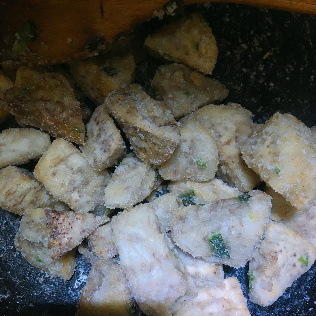 翻砂芋头做法 潮汕传统小吃 潮州山哥视频分享