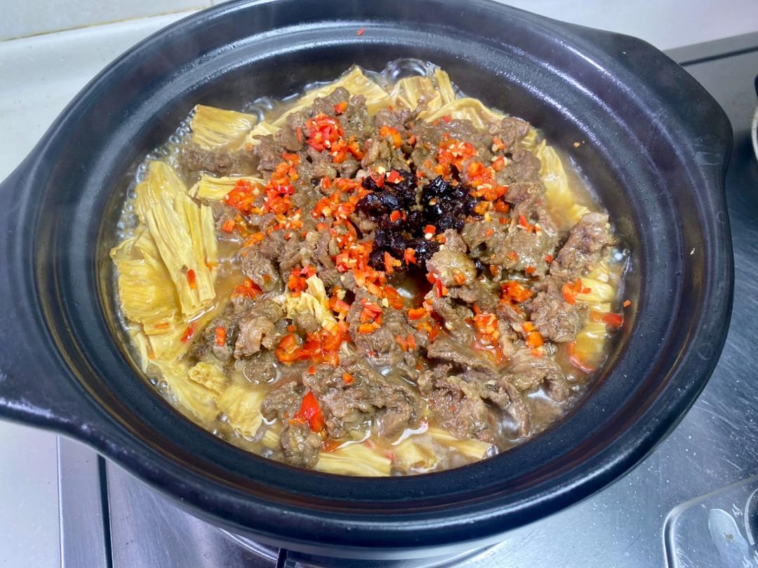 私房砂锅腐竹牛肉煲