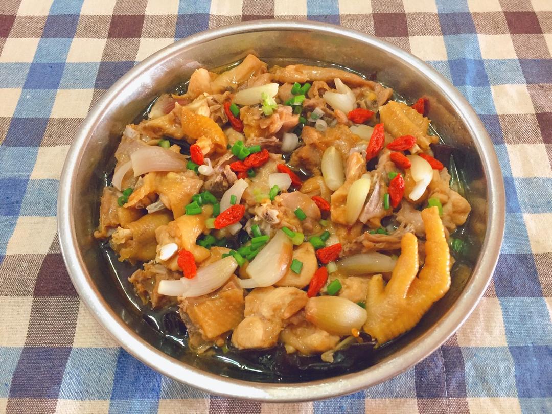 鲜香滑弹的铜盘蒸鸡